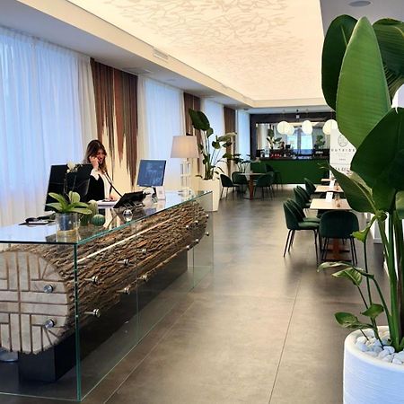 Outside Boutique Hotel فوجيا المظهر الخارجي الصورة