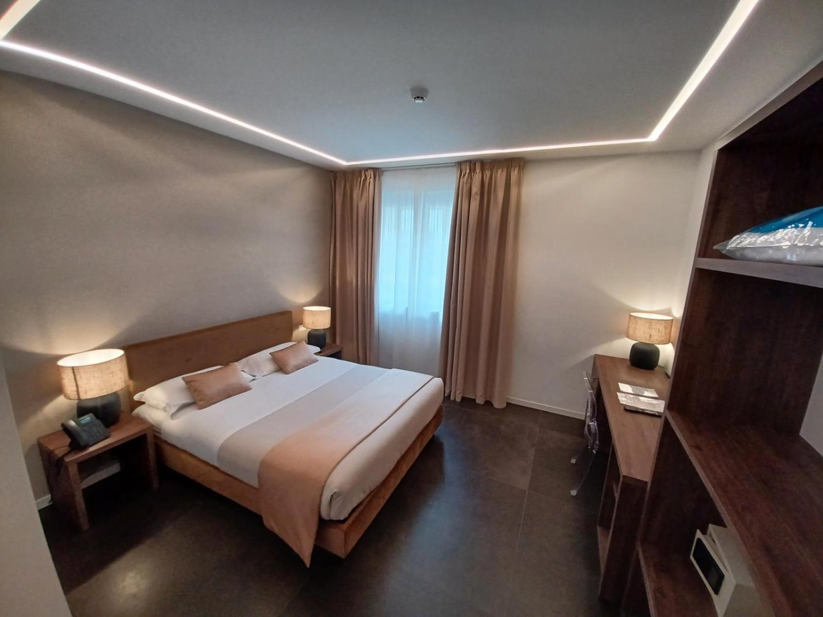 Outside Boutique Hotel فوجيا المظهر الخارجي الصورة